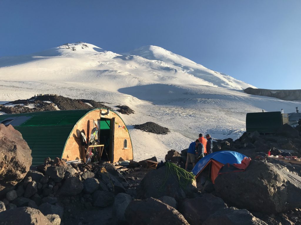 Base Camp Rota norte Monte Elbrus