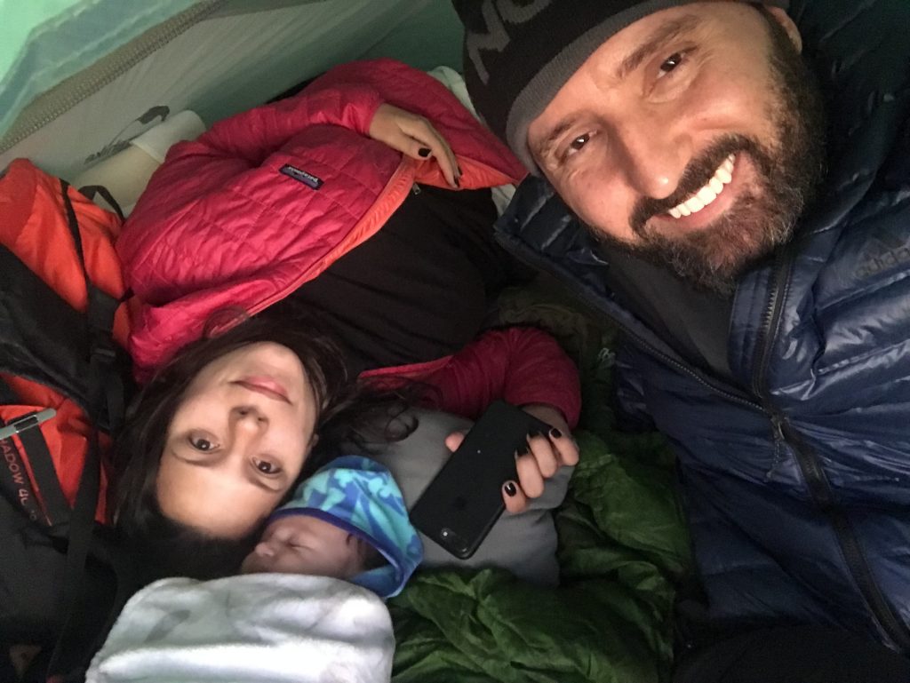 6 meses depois, acampando na Pedra da Macela, Eu, Má e Gabi com 40 dias!